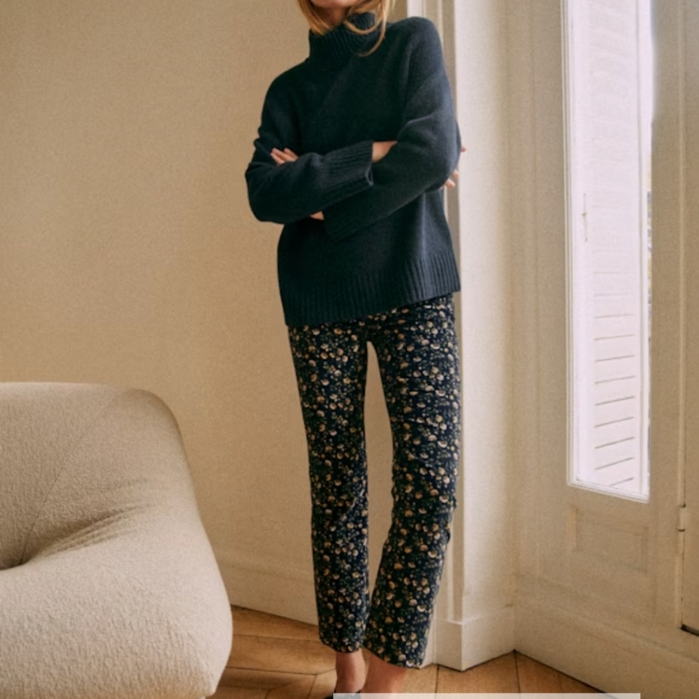 ISO: Sézane ciara trousers in Navy Miranda (Size 8)